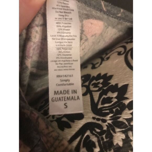 Lularoe size S small perfect t shirt Gray pink Cameras - Picture 3 of 4